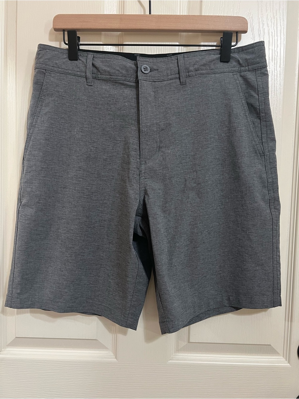 Men’s Goodfellow & Co Gray Flat-Front Performance Shorts